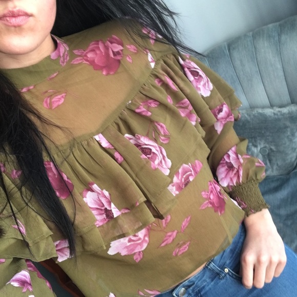 Boutique Tops - CROP GREEN RUFFLE BLOUSE